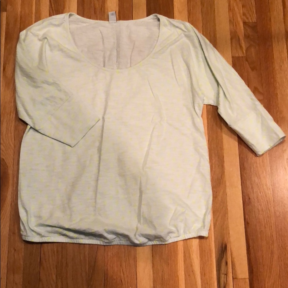 Adorable 3/4 sleeve maternity top sz M